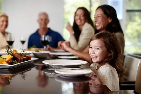 Restaurante italiano le hizo un descuento a una familia por sus "niños educados"