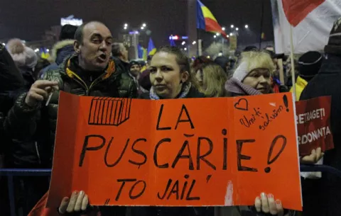 Rumania revoca decreto que despenalizaba corrupción 