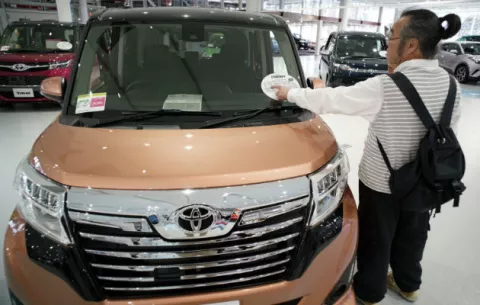 Toyota ganó 11.780 millones de euros entre abril y diciembre, un 24 % menos