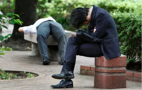 Una campaña enseña a los japoneses a trabajar menos y gastar más