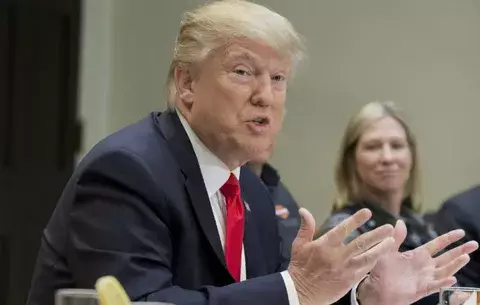 Hallan parecido entre Donald Trump y una escultura de hace 700 años