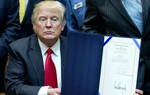 Trump pide a Departamento Justicia que investigue filtraciones en su Gobierno