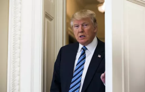 Trump vive un solitario periodo inicial en la Casa Blanca 