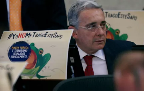 El expresidente Uribe será sometido mañana a una cirugía de la próstata
