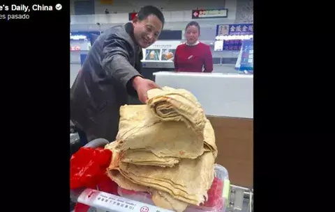 Se iba de viaje y llevaba varios kilos de...¡panqueques!