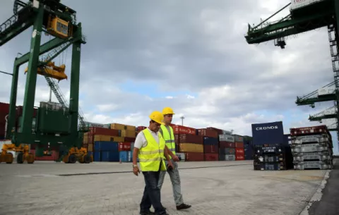 Cuba aprueba inversiones de cinco nuevas empresas extranjeras en el Mariel