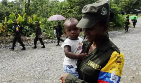 Mujeres de las Farc, entre la político  y la  familia