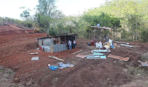 Continúa reubicación de familias