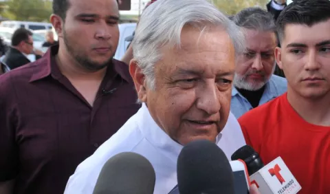 Cuestionan la candidatura de López Obrador 
