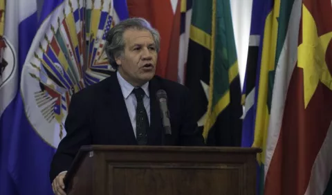 Almagro pide a  que le den un  ultimátum a  Nicolás Maduro