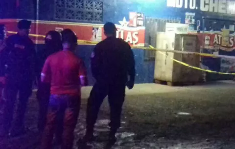 Acribillan a sujeto frente a minisúper en David