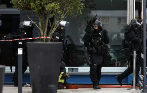 Francia trata de esclarecer las motivaciones del agresor de Orly