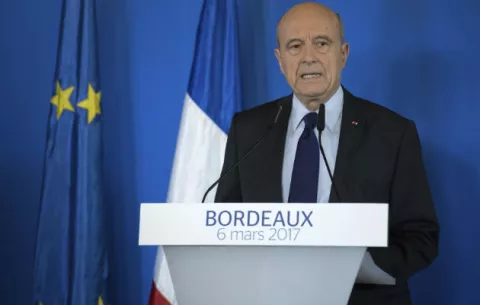 Paso atrás de Juppé allana el camino a las presidenciales francesas de Fillon