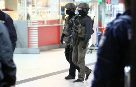 Autor del ataque con hacha en Düsseldorf, un hombre con problemas psíquicos