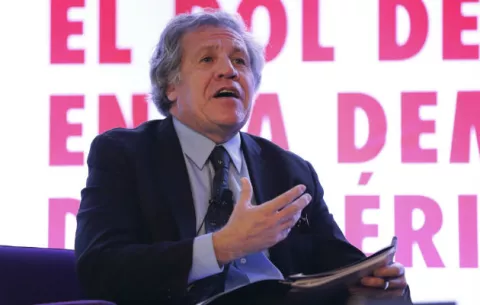 Almagro tacha de "autogolpe de Estado" la decisión del Supremo en Venezuela