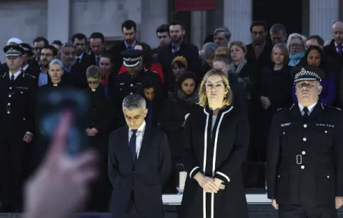Ministra británica Interior pide acceso a Whatsapp para combatir terrorismo 
