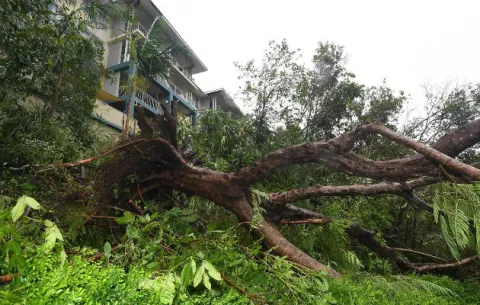 El ciclón Debbie pierde fuerza tras causar miles de evacuados en Australia