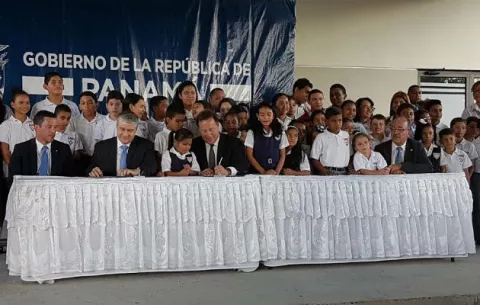 Sancionan ley que extiende la beca universal a escuelas particulares