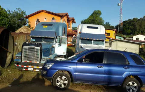 Conductores de camiones hacen vigilia en la provincia de Bocas del Toro