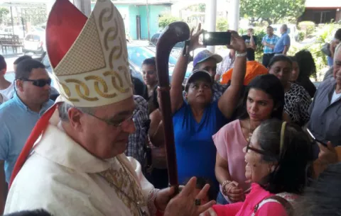 Cardenal Lacunza: 'No me invitaron a la inauguración de la feria de David'