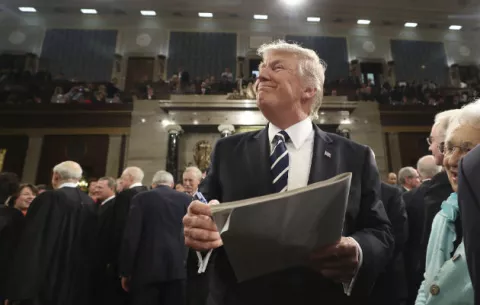 Trump defiende su agenda y visión de país en un discurso conciliador en el Congreso