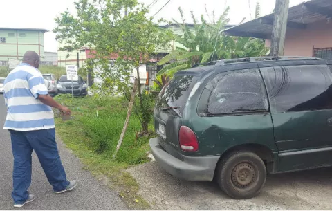 Balean auto en residencia en Sagrada Resurrección