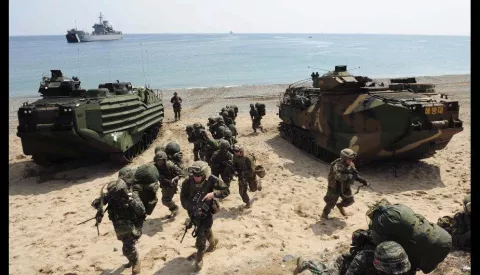 China propone suspender ensayos de armas y maniobras militares en Corea