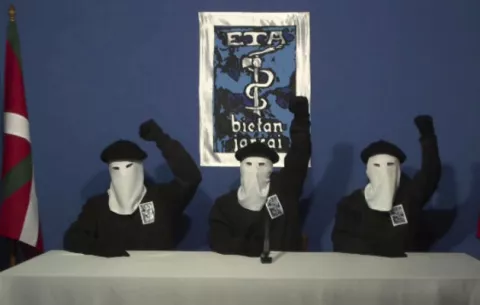 ETA planea desarmarse para el 8 de abril a través de asociaciones civiles