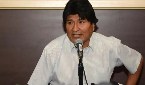 Cinco médicos fracasaron en Bolivia al intentar curar disfonía de Evo Morales
