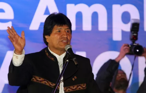 Evo Morales convoca encuentro de pueblos 'por un mundo sin muros'