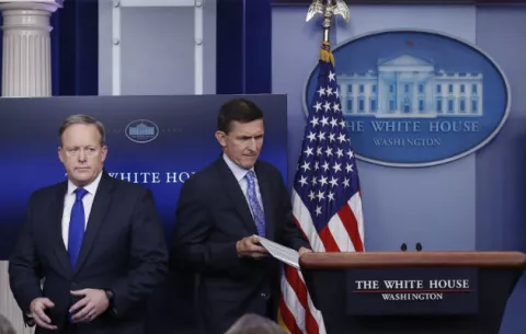 Exasesor de Trump, Michael Flynn, recibió miles de dólares de entidades rusas