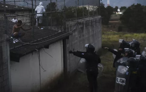 Un muerto en motín en correccional de menores en Guatemala