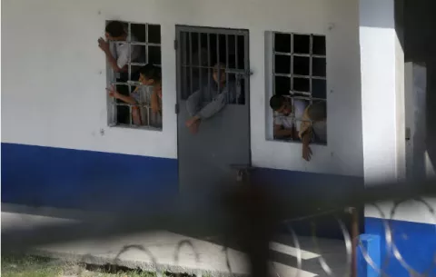 Rescatan en Guatemala a cuatro monitores retenidos por una pandilla en una correccional