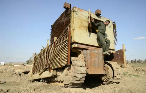 Encuentran una fosa común del EI con 500 cadáveres al oeste de Mosul