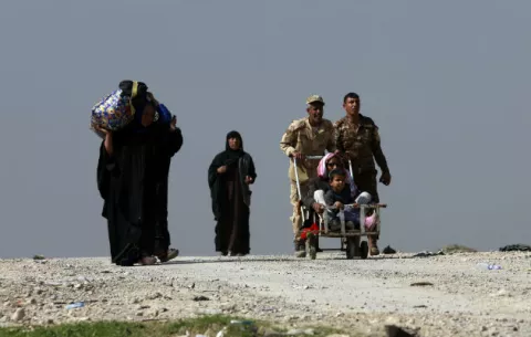 Más de 300,000 desplazados por efecto de la ofensiva contra el EI en Mosul