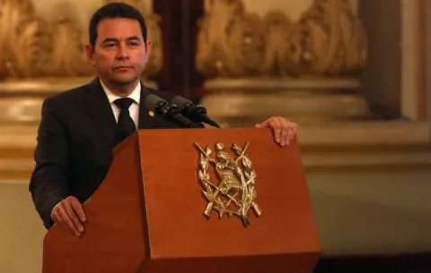 El presidente Jimmy Morales pide que muerte de 35 niñas no sea una estadística