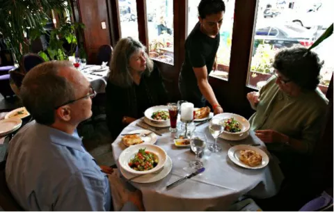  Restaurantes, comercios que más niegan beneficios a jubilados