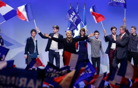 Marine Le Pen dice que la UE "morirá" si es elegida presidenta de Francia