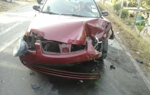 Dos lesionados tras accidente en Chapala