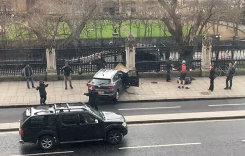 El alcalde de Londres anuncia el despliegue de policías armados en la capital