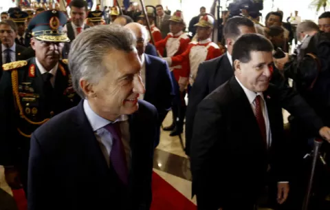 Macri pide a profesores que levanten huelgas para que el país se levante