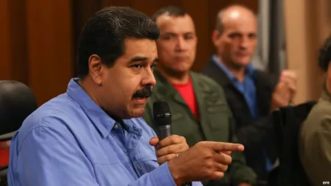 Maduro llama 'inepto' a Almagro y rechaza 'amenazas' contra Venezuela