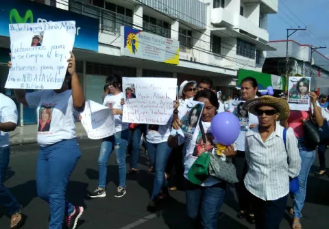 Marchan en David contra la violencia doméstica y los femicidios