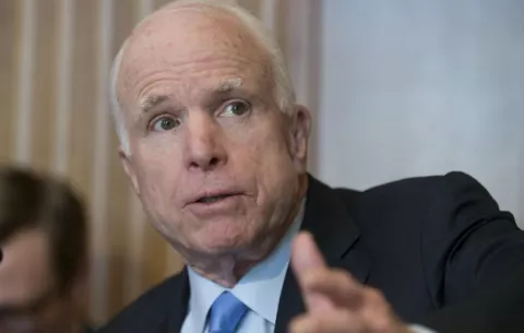 McCain: Trump debe dar pruebas de intervenciones telefónicas 
