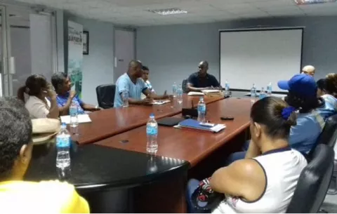 Comunidad de Medalla Milagrosa en Cristóbal exige agua las 24 horas