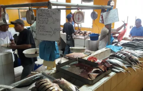 Vendedores en Penonomé se quejan, pero clientes denuncian abusos