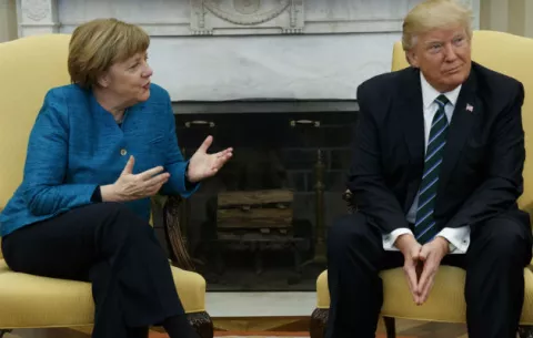 Trump y Merkel airean sus diferencias en un frío primer encuentro