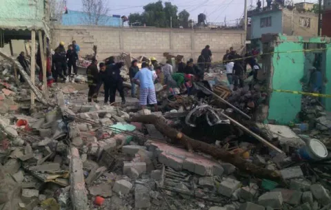 Sube a cuatro la cifra de muertos en una explosión en el Estado de México