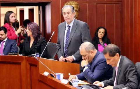 Denuncia sobre armas de las Farc en Venezuela causa polémica en Senado colombiano