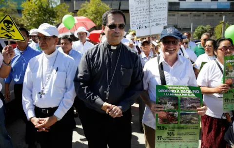 Iglesia salvadoreña grita "no a la explotación minera"